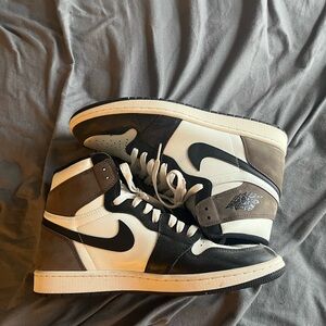 Jordan 1 mocha mens size 11